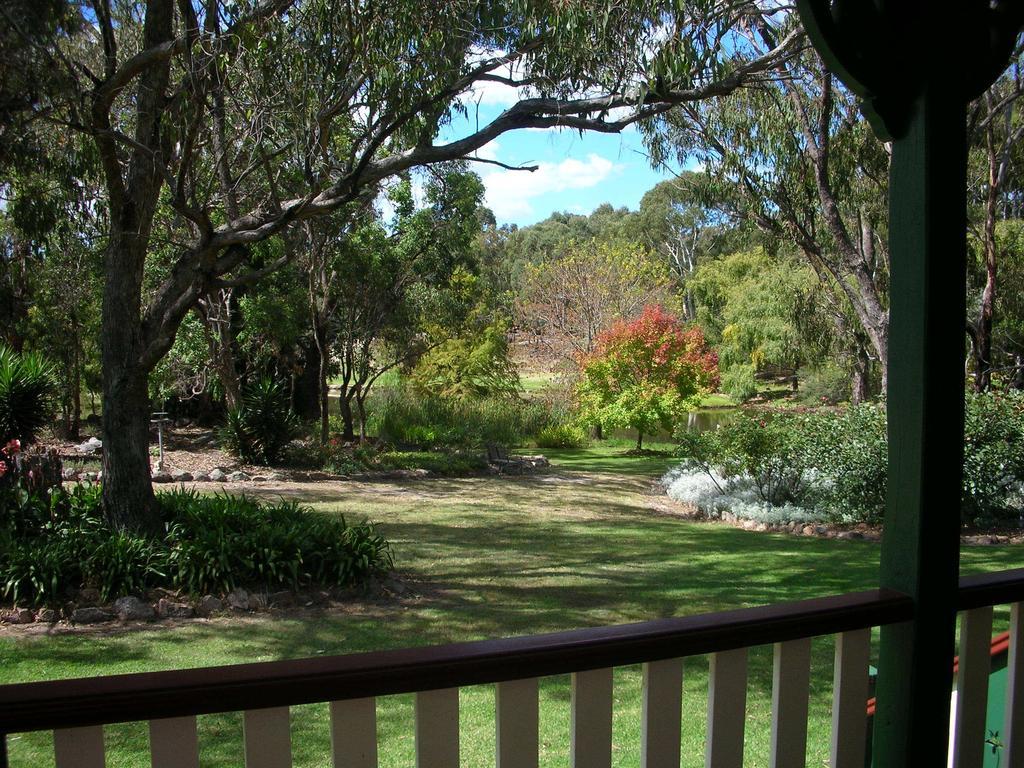 Granite Gardens Cottages & Lake Retreat Stanthorpe Kültér fotó